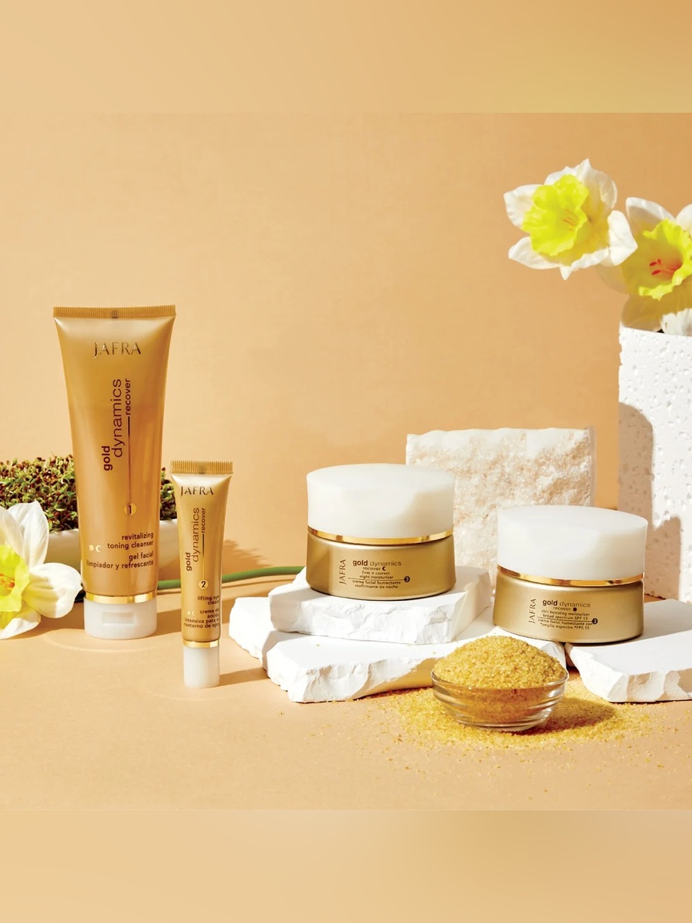 JAFRA Gold Dynamics Revitalizing Skincare Set — Gold